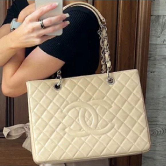 CHANEL Handbags - Chanel Caviar Timeless CC GST tote Bag